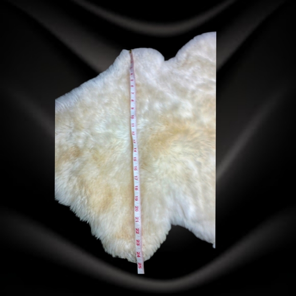 100% Genuine Sheepskin Rug By Shear Style Collection - Picture 5 of 10